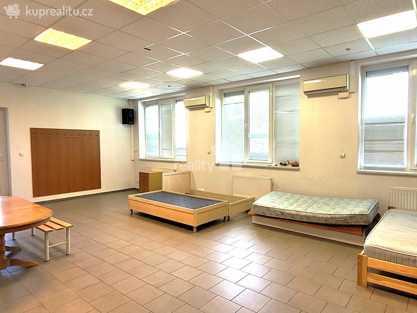 Pronájem  ubytovacího zařízení 1000 m^2 Modletice, Modletice 