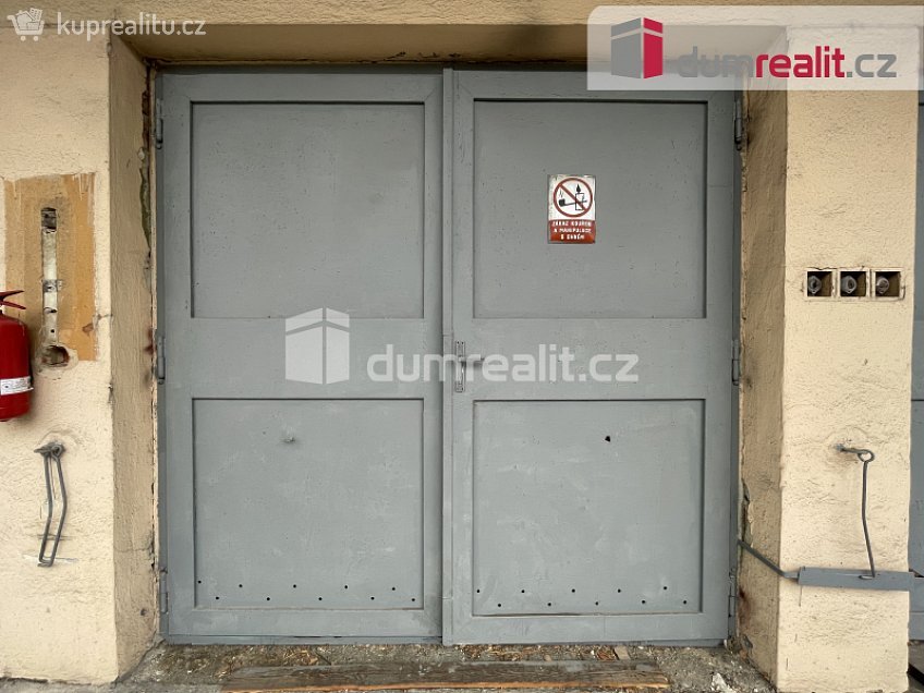 Pronájem  garáže 16 m^2 Otická, Opava 