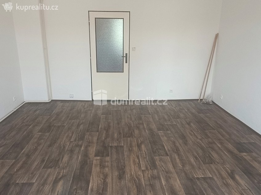 Pronájem bytu 1+1 44 m^2 Fibichova, Děčín 