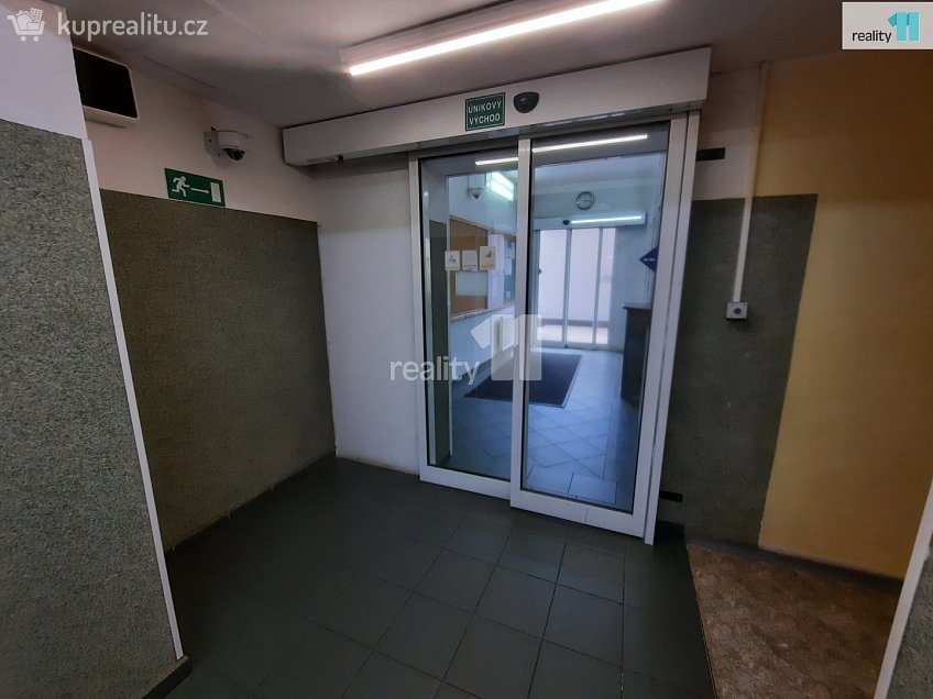 Pronájem bytu 2+kk 27 m^2 Štúrova, Praha 4 