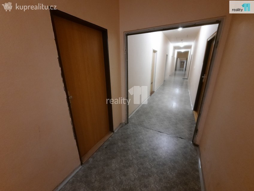 Pronájem bytu 2+kk 27 m^2 Štúrova, Praha 4 