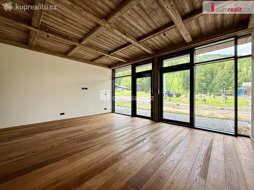 Pronájem  obchodních prostor 45 m^2 Harrachov, Harrachov 
