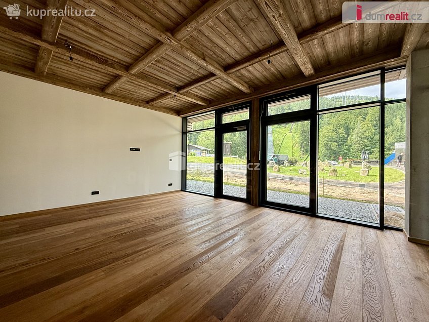 Pronájem  obchodních prostor 45 m^2 Harrachov, Harrachov 