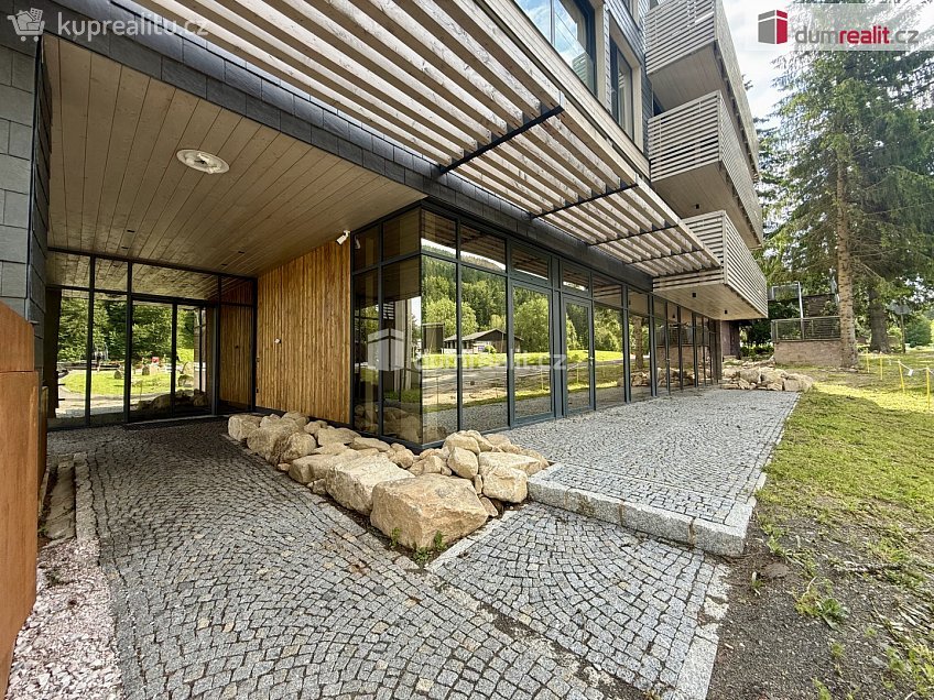 Pronájem  obchodních prostor 45 m^2 Harrachov, Harrachov 