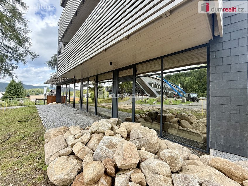Pronájem  obchodních prostor 45 m^2 Harrachov, Harrachov 