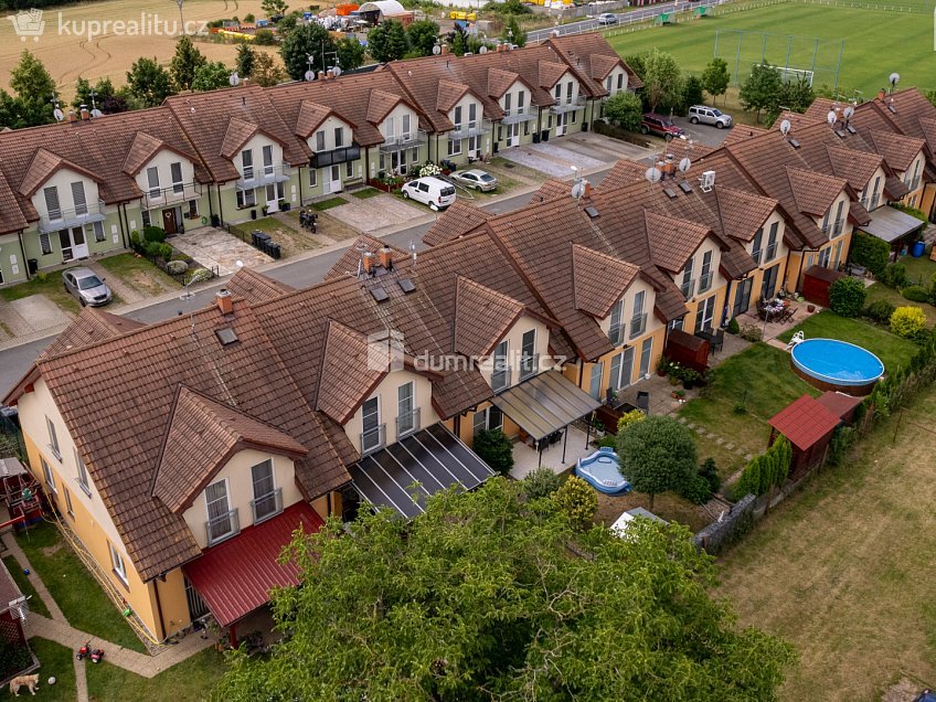 Prodej  rodinného domu 118 m^2 Lomená, Veltrusy 