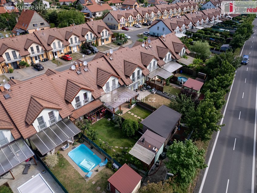 Prodej  rodinného domu 118 m^2 Lomená, Veltrusy 
