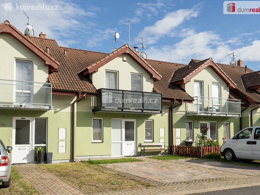 Prodej  rodinného domu 118 m^2 Lomená, Veltrusy 