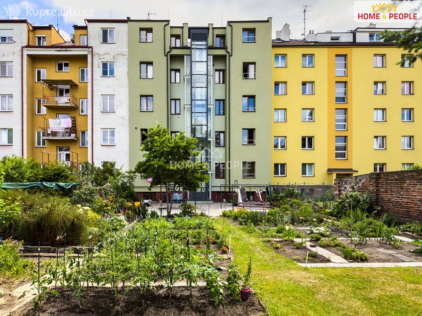 Prodej bytu 1+kk 38 m^2 Železničního pluku, Pardubice 