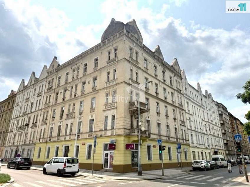 Pronájem bytu 2+kk 43 m^2 Svatoplukova, Praha 2 