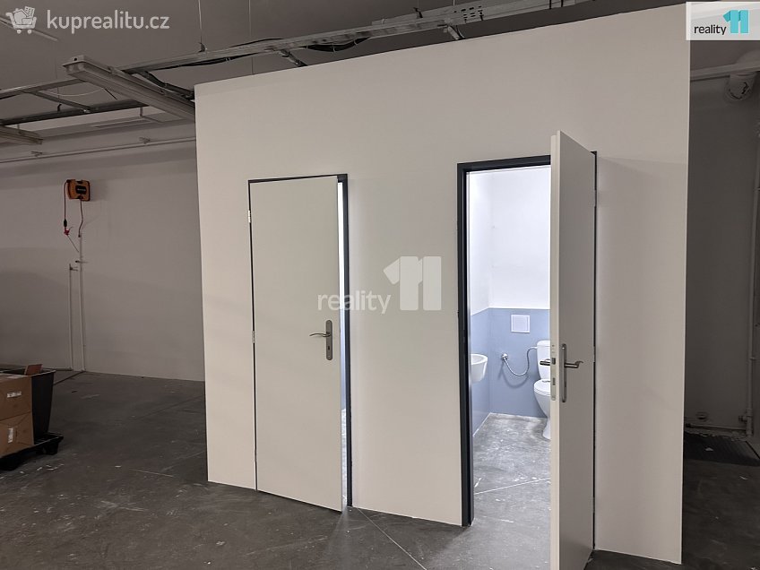 Pronájem  skladu 173 m^2 Dukelská třída, Brno 