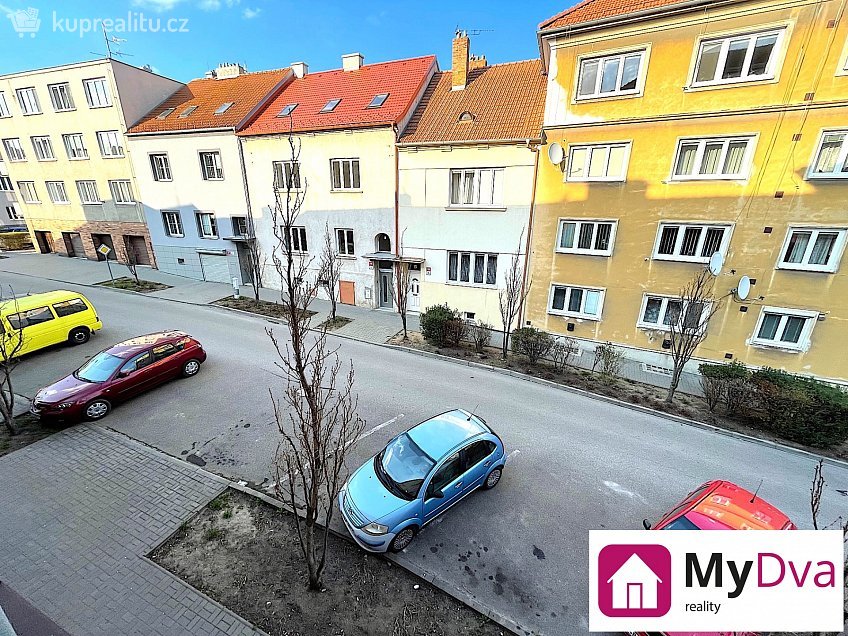 Pronájem bytu 2+1 68 m^2 Bratří Čapků, Znojmo 