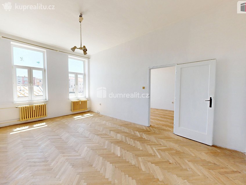 Pronájem bytu 2+1 75 m^2 Nákladní, Opava 