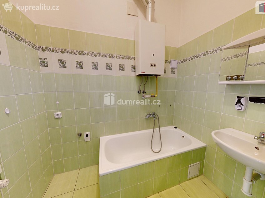 Pronájem bytu 2+1 75 m^2 Nákladní, Opava 
