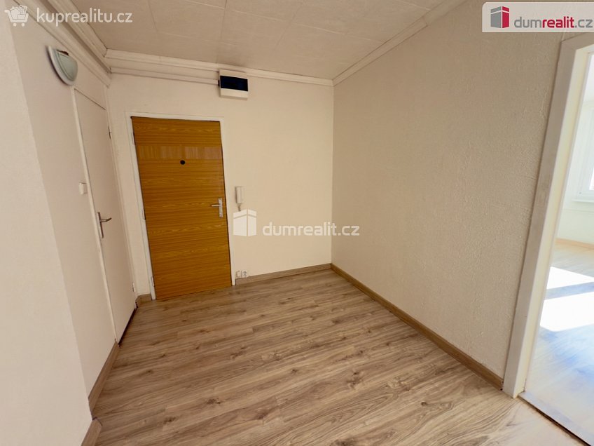Pronájem bytu 3+1 90 m^2 Na Výšině, Ústí nad Labem 