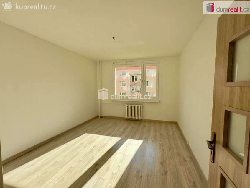 Pronájem bytu 3+1 90 m^2 Na Výšině, Ústí nad Labem 