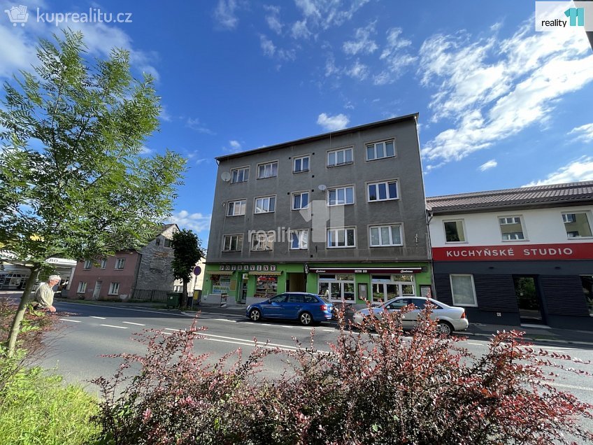 Prodej bytu 2+1 55 m^2 Závodu míru, Karlovy Vary 
