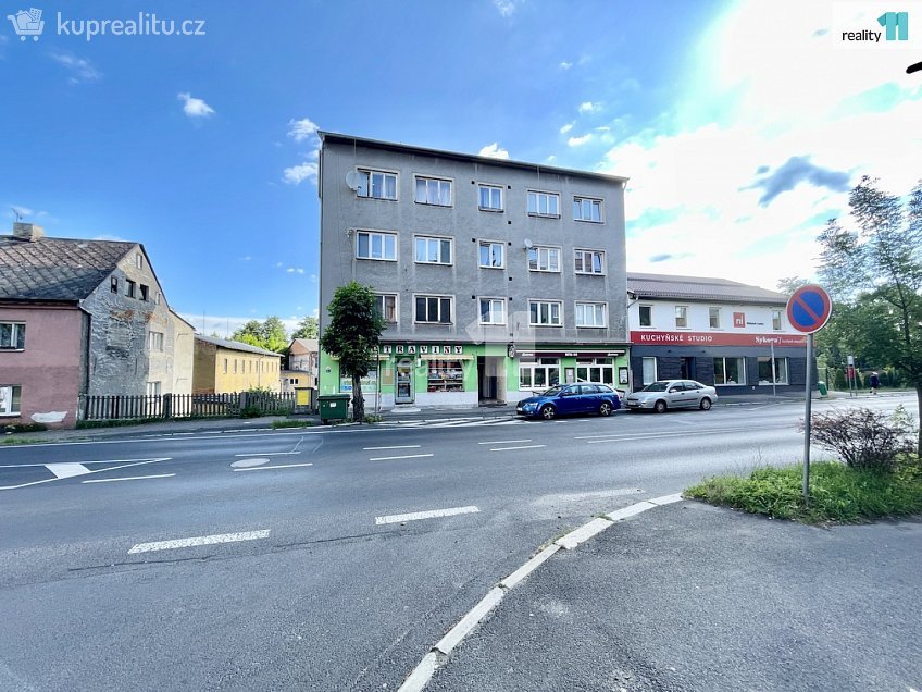 Prodej bytu 2+1 55 m^2 Závodu míru, Karlovy Vary 
