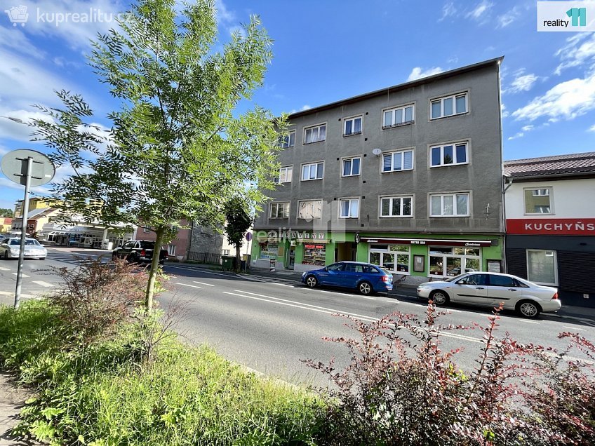 Prodej bytu 2+1 55 m^2 Závodu míru, Karlovy Vary 