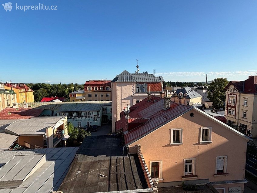 Pronájem bytu 1+kk 28 m^2 Hlavní třída 277, Mariánské Lázně 