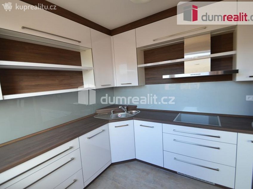 Pronájem bytu 3+1 74 m^2 Záhorského, Praha 5 