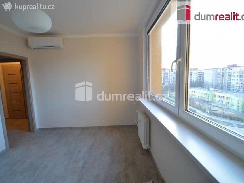 Pronájem bytu 3+1 74 m^2 Záhorského, Praha 5 