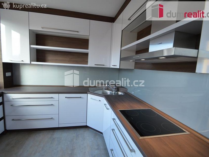 Pronájem bytu 3+1 74 m^2 Záhorského, Praha 5 