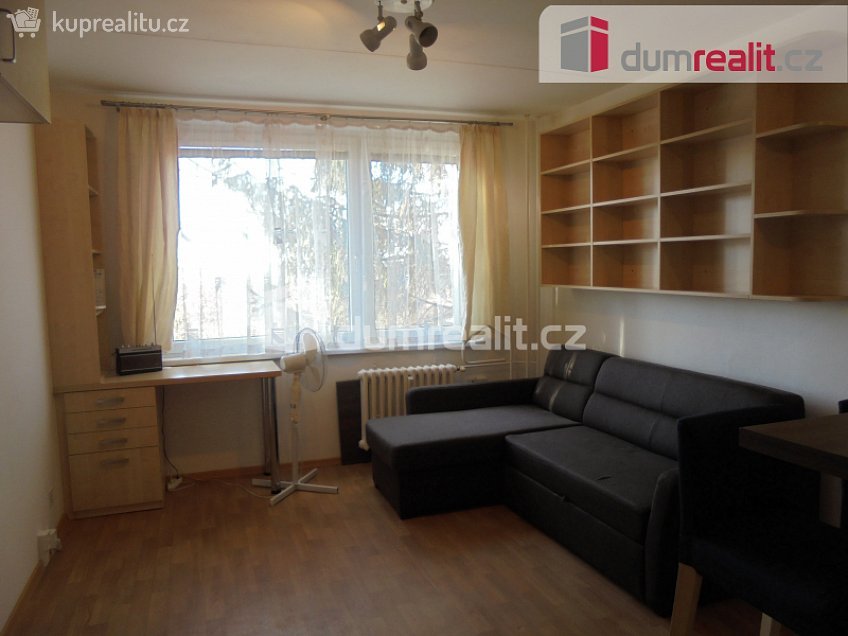 Pronájem bytu 1+kk 31 m^2 Nad Opatovem, Praha 11 