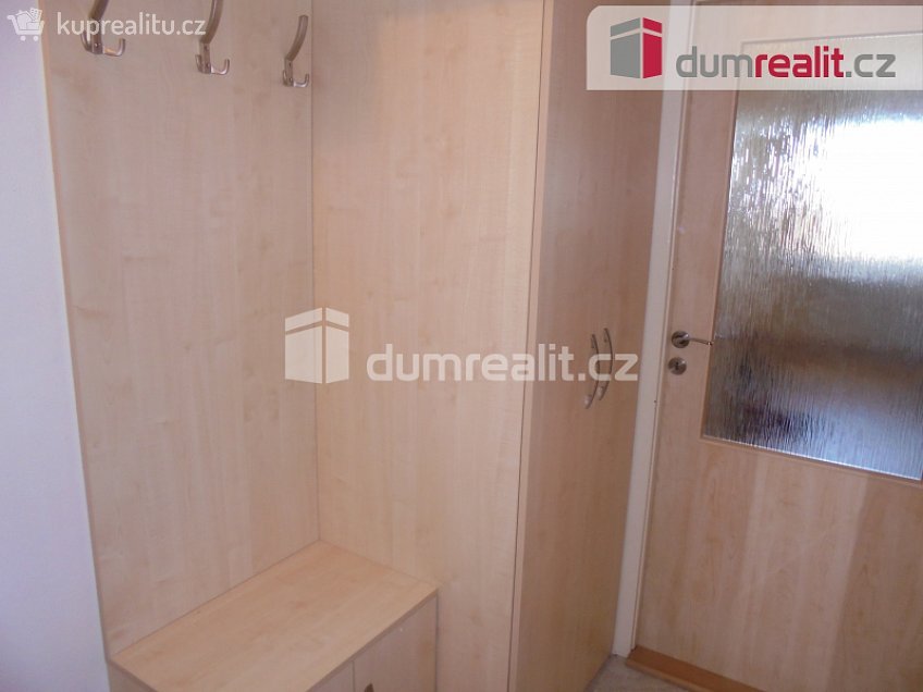 Pronájem bytu 1+kk 31 m^2 Nad Opatovem, Praha 11 