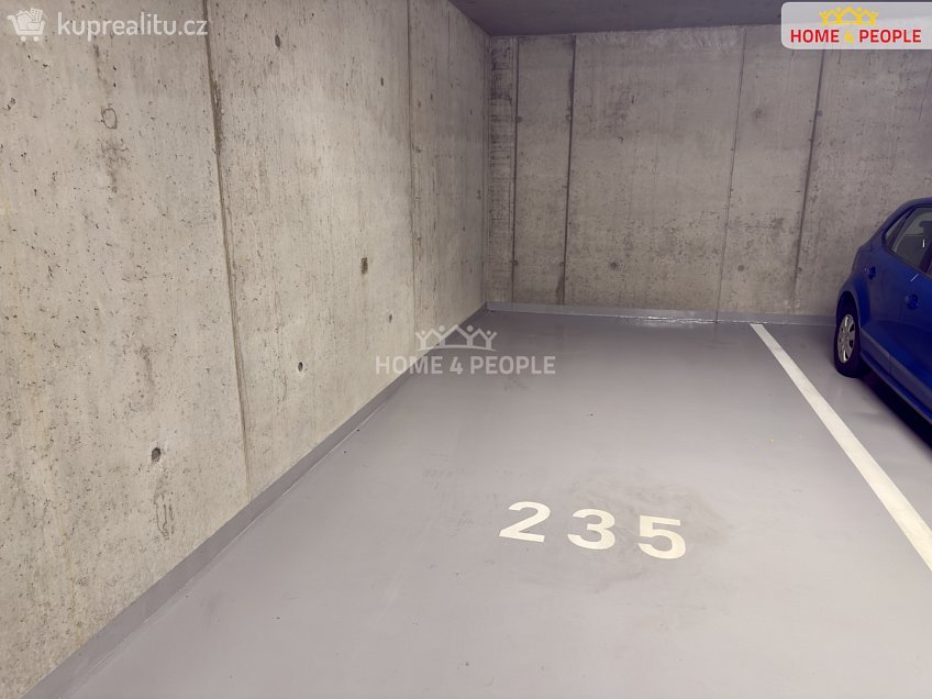 Pronájem  garáže 14 m^2 Kardausova, Praha-Dolní Měcholupy 