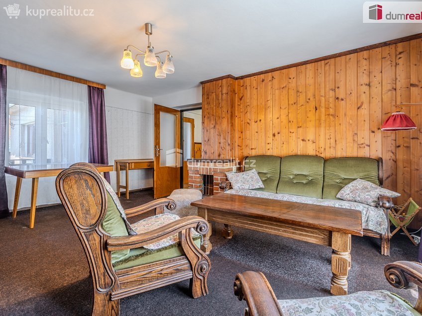 Prodej  rodinného domu 1027 m^2 Bechlín, Bechlín 