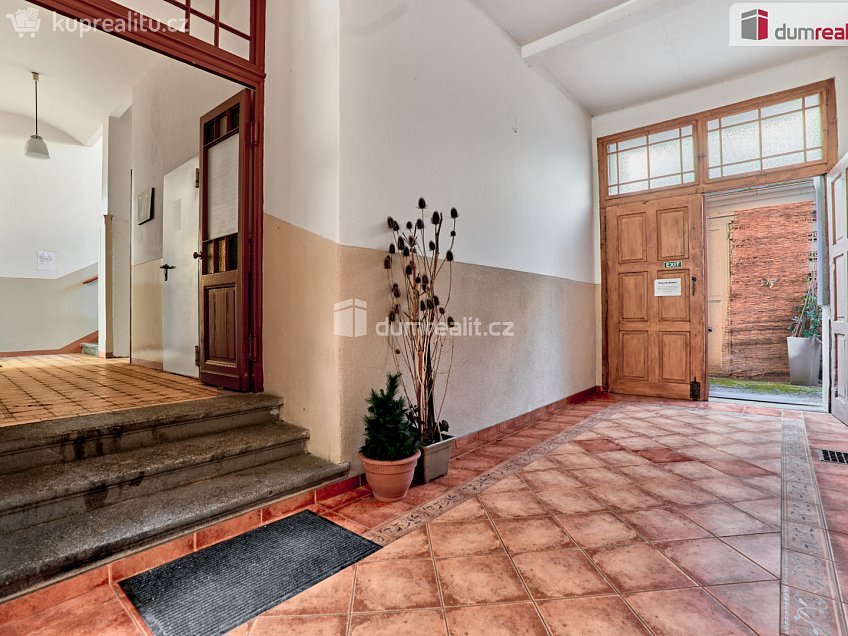 Prodej bytu 1+kk 24 m^2 Moskevská, Karlovy Vary 