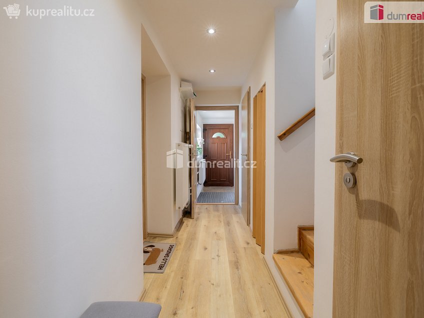 Prodej  rodinného domu 280 m^2 U Gabrielky, Praha-Nebušice 