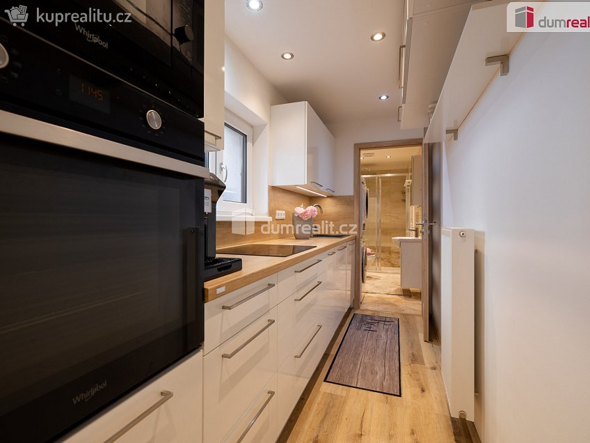 Prodej  rodinného domu 280 m^2 U Gabrielky, Praha-Nebušice 