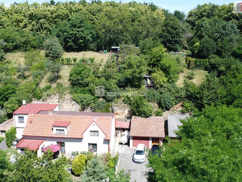 Prodej  rodinného domu 280 m^2 U Gabrielky, Praha-Nebušice 