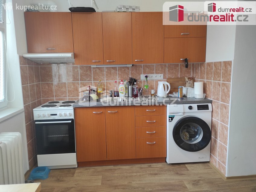 Pronájem bytu 1+kk 16 m^2 Sklářská, Poděbrady 