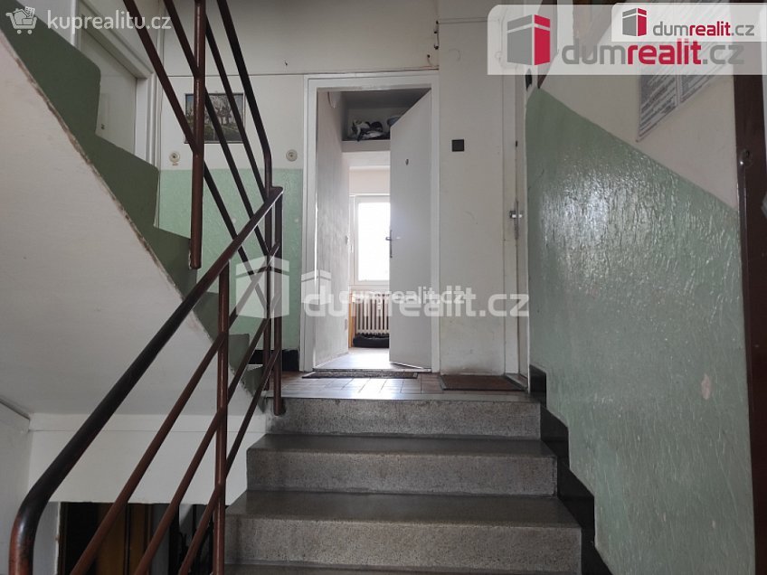 Pronájem bytu 1+kk 16 m^2 Sklářská, Poděbrady 