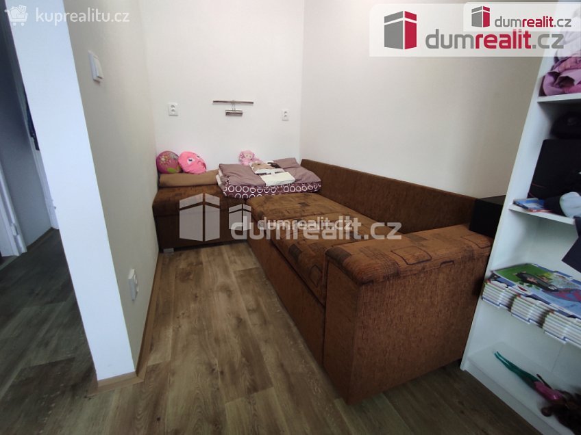 Pronájem bytu 1+kk 16 m^2 Sklářská, Poděbrady 