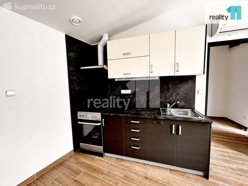 Prodej  rodinného domu 34 m^2 Michelská, Praha 4 