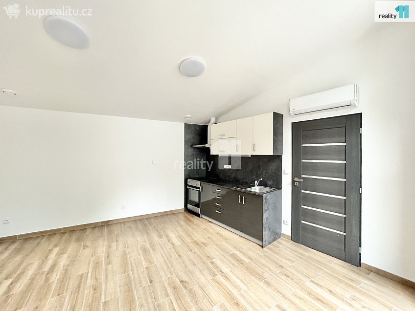 Prodej  rodinného domu 34 m^2 Michelská, Praha 4 