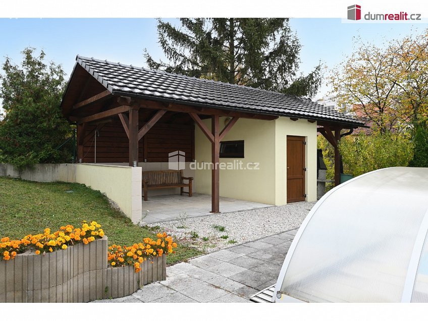 Prodej  rodinného domu 62 m^2 K úvozu, Praha-Lochkov 