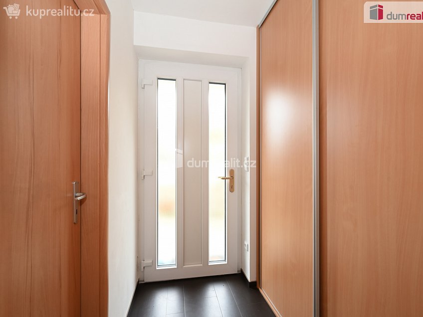Prodej  rodinného domu 62 m^2 K úvozu, Praha-Lochkov 
