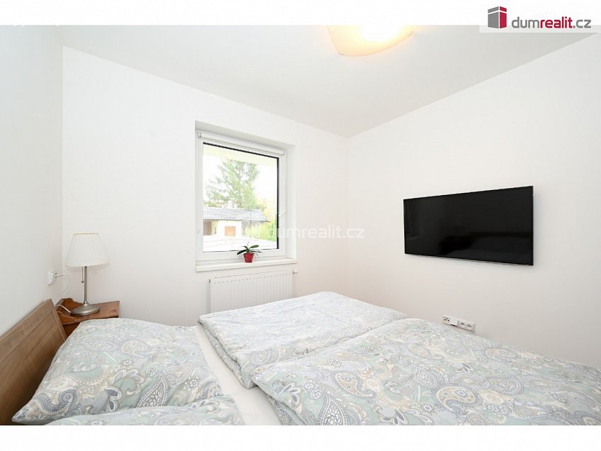 Prodej  rodinného domu 62 m^2 K úvozu, Praha-Lochkov 