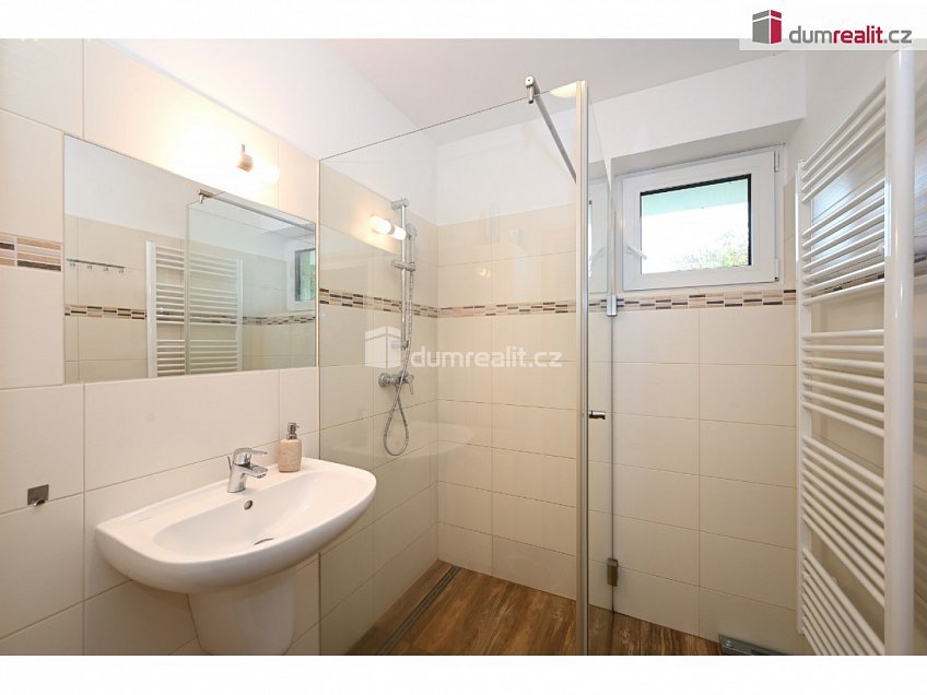 Prodej  rodinného domu 62 m^2 K úvozu, Praha-Lochkov 