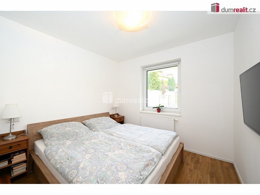 Prodej  rodinného domu 62 m^2 K úvozu, Praha-Lochkov 