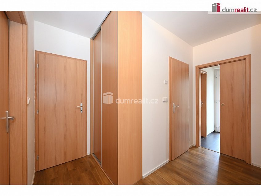 Prodej  rodinného domu 62 m^2 K úvozu, Praha-Lochkov 