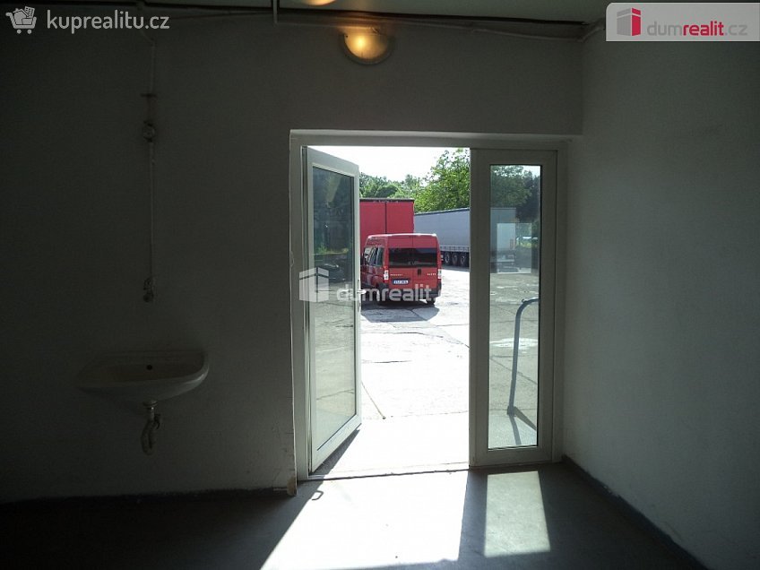 Prodej  skladu 70 m^2 Místecká, Ostrava 