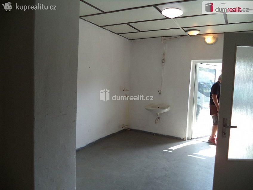 Prodej  skladu 70 m^2 Místecká, Ostrava 