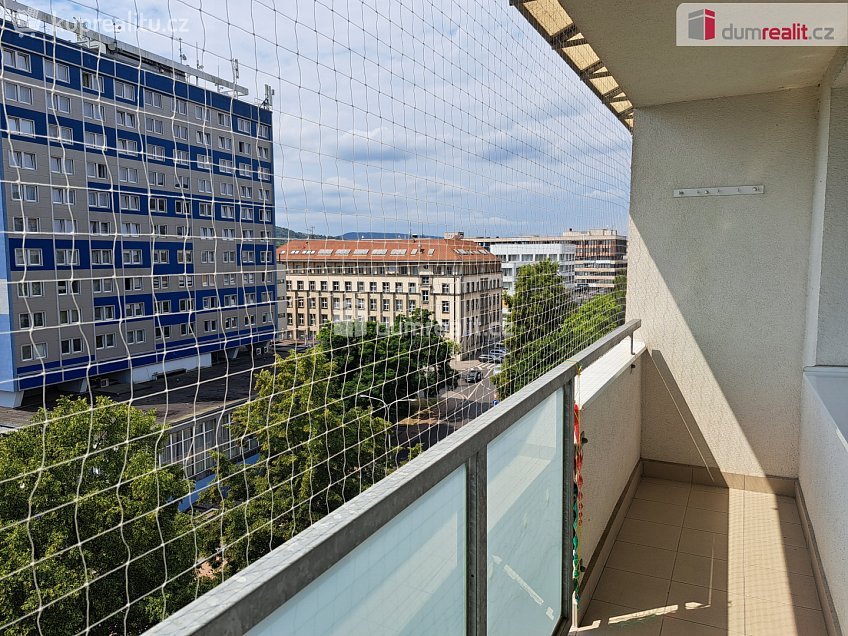 Pronájem bytu 1+kk 39 m^2 Velká Hradební, Ústí nad Labem 