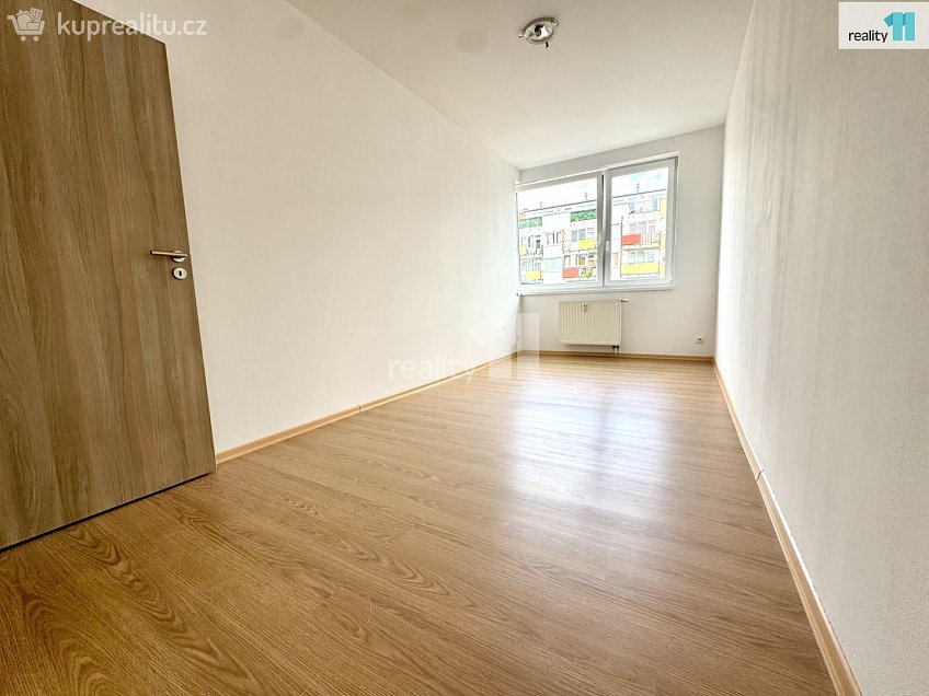 Pronájem bytu 2+kk 52 m^2 Pod Harfou, Praha 9 